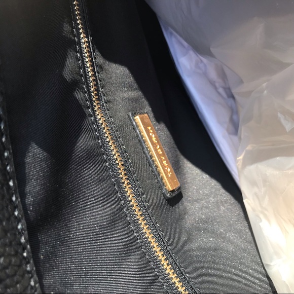 Sold!! NWT Tory Burch Black pebble leather tote - Picture 5 of 7